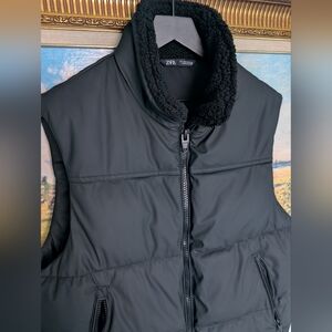 Zara Men's Black Puffer Vest